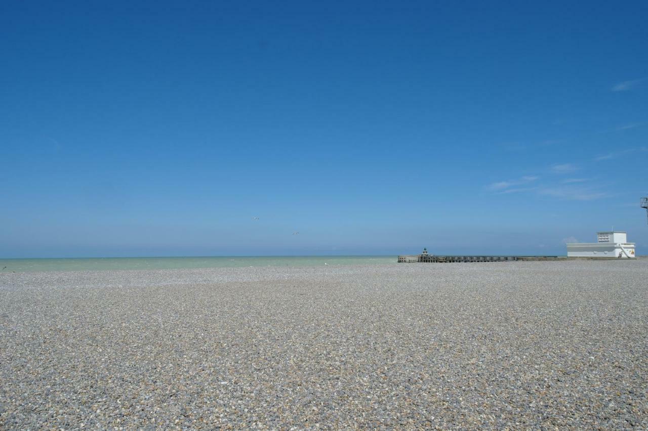 Appartement Quai Ouest, Vue Entree Port, Stationnement Gratuit, Lits Faits Pour Votre Arrivee, Serviettes De Toilettes Fournies Dieppe Exterior foto